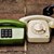 Vier Telefone aneinandergereiht